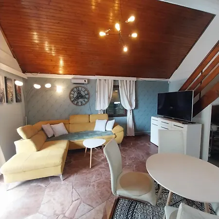 Vakantiehuis Buda Weekend House